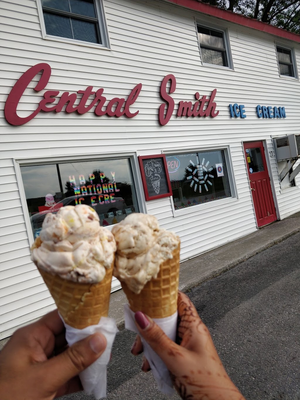 Central Smith Creamery | 739 Lindsay Rd, Selwyn, ON K9J 0C5, Canada | Phone: (705) 742-5867