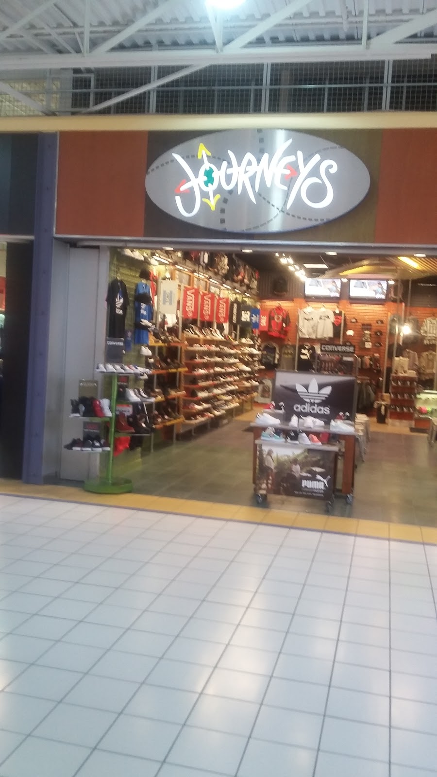 Journeys | Dixie Outlet Mall, 1250 S Service Rd, Mississauga, ON L5E 1V4, Canada | Phone: (905) 278-7507