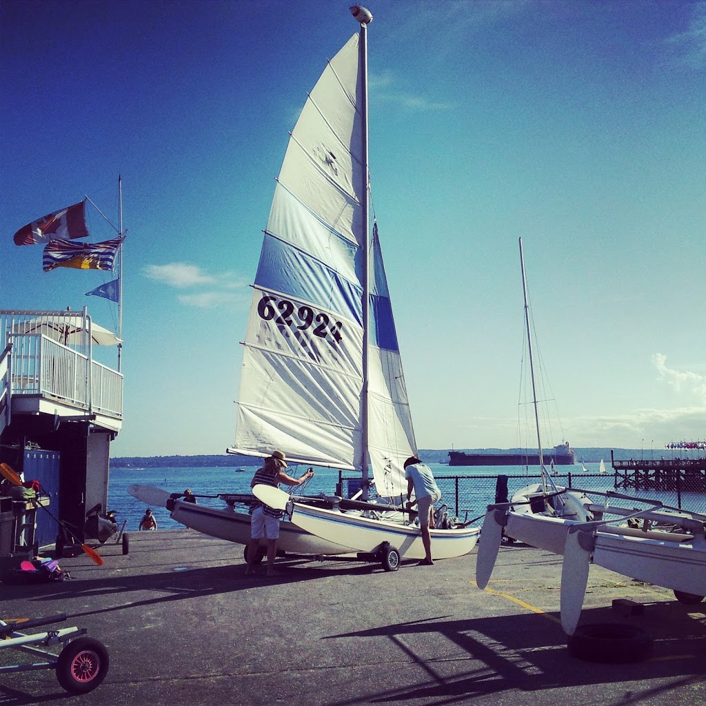 Hollyburn Sailing Club | 1326 Argyle Ave, West Vancouver, BC V7T 1C1, Canada | Phone: (604) 926-5744