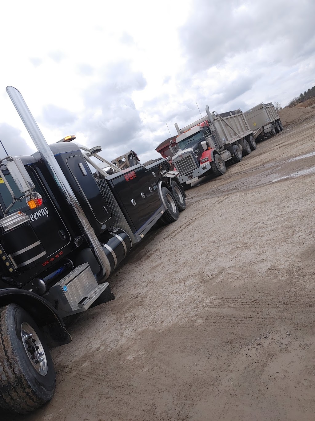 Shan towing | 45 Simpson Rd, Bolton, ON L7E 1Y4, Canada | Phone: (647) 929-7637