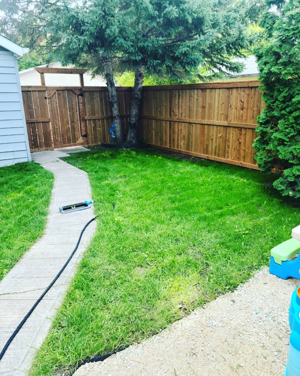 Green Blade Lawn Care | Box 70048 Kenaston PO, Winnipeg, MB R3P 0X6, Canada | Phone: (204) 837-1764