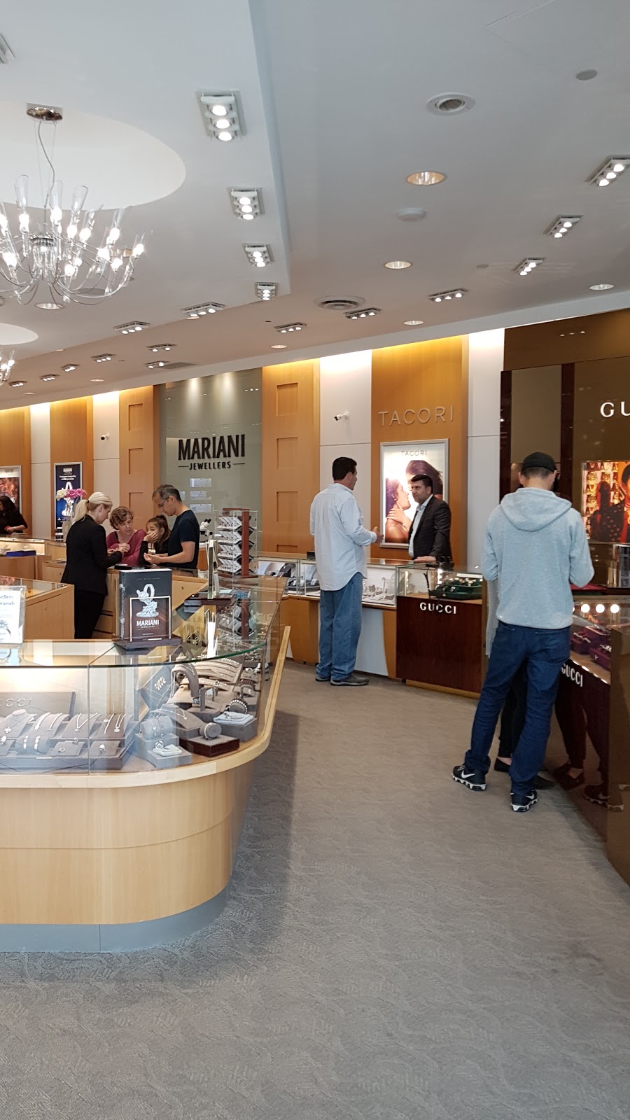 Mariani Jewellers & Watch Boutique | Oakville Place, 240 Leighland Ave Unit 208, Oakville, ON L6H 3H6, Canada | Phone: (905) 337-9799