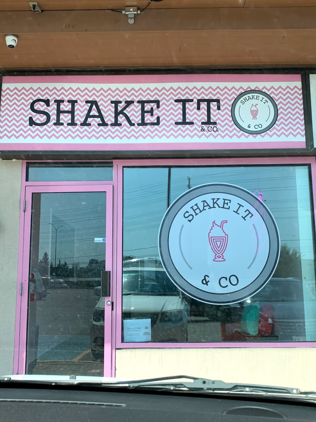 shake it & co | 3427 Derry Rd E, Mississauga, ON L4T 1A8, Canada | Phone: (905) 671-2288