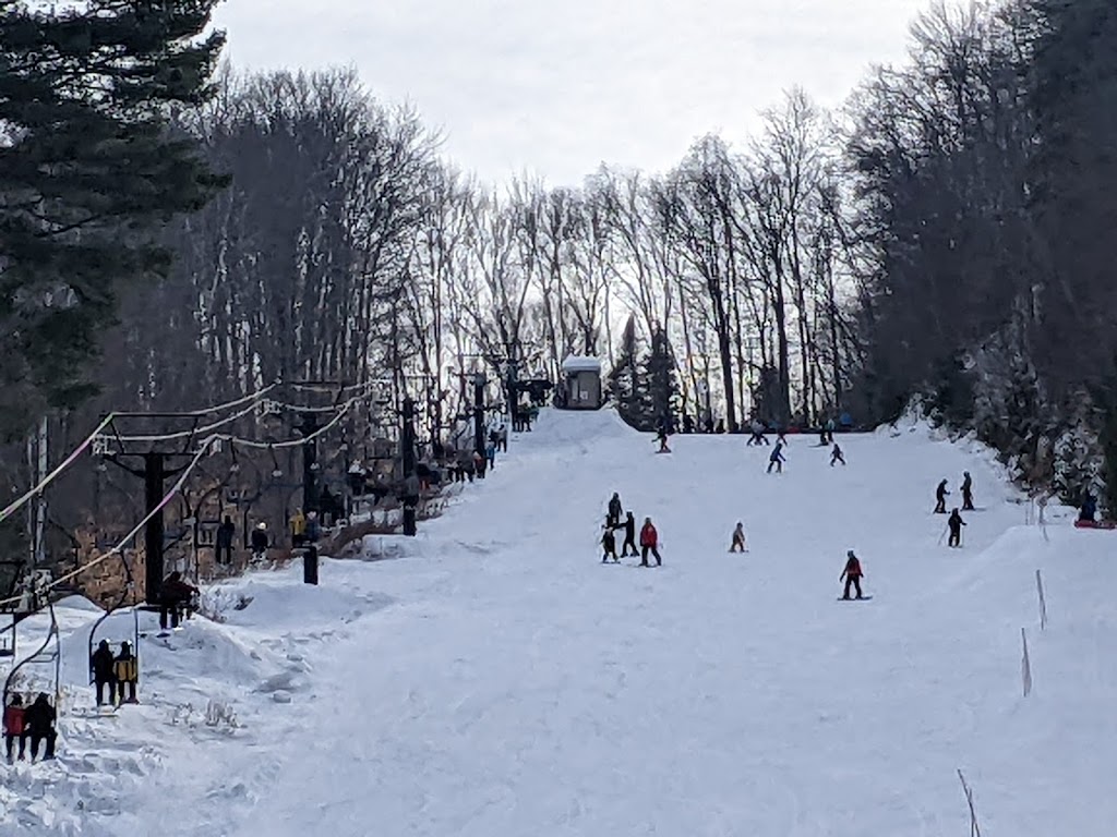 Ski Montcalm | 3294 Rue Park, Rawdon, QC J0K 1S0, Canada | Phone: (450) 834-3139