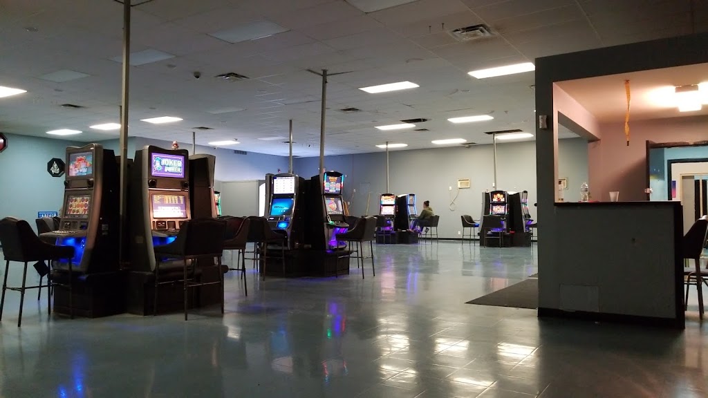 Dakota Tipi Gaming Centre | 443 Gamblers Rd, Southport, MB R0H 1N1, Canada | Phone: (204) 857-9670