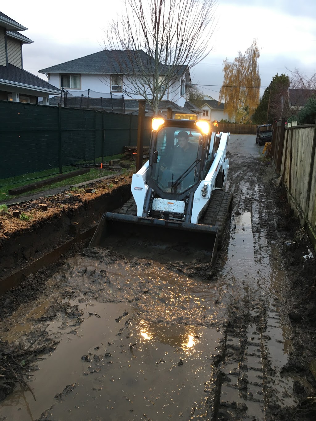 G.B. Bobcat & Excavating Services Ltd. | 9680 River Rd, Delta, BC V4G 1B5, Canada | Phone: (604) 583-0040