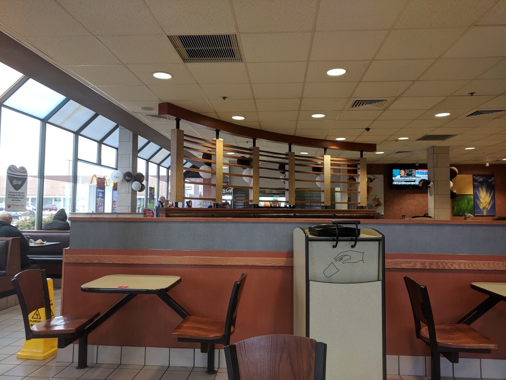 McDonalds | 2480 Gerrard St E, Scarborough, ON M1N 4C3, Canada | Phone: (416) 690-3659