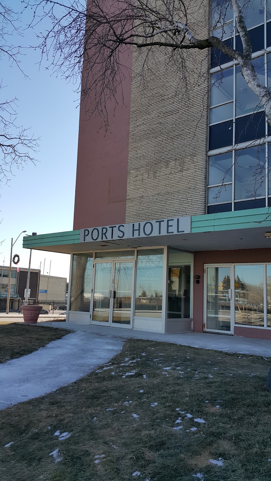 Ports Hotel | 2Y5, 30 Port St E, Mississauga, ON L5G 1B9, Canada | Phone: (905) 274-7390