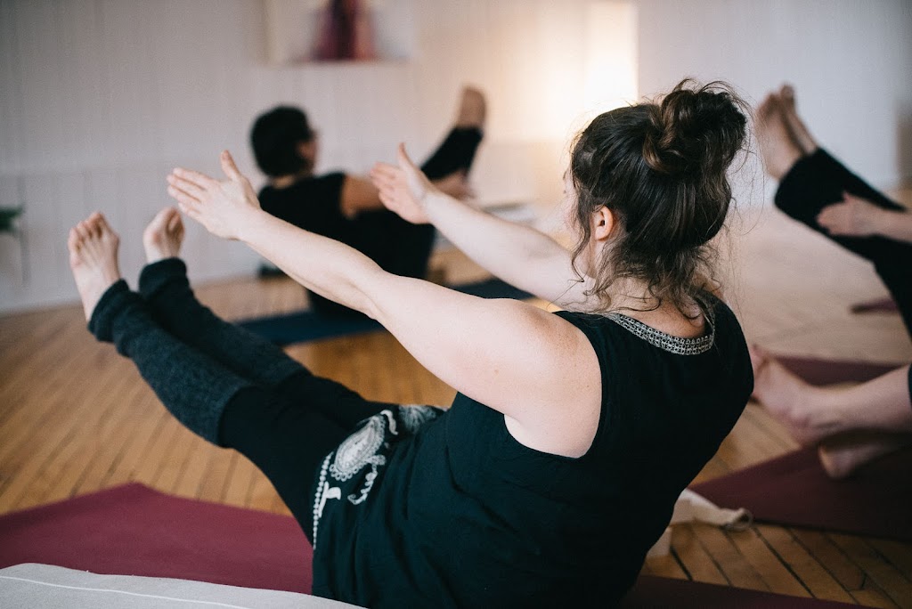 Yoga des sources | 73 Rue Desrivières, Saint-Camille, QC J0A 1G0, Canada | Phone: (877) 375-0538