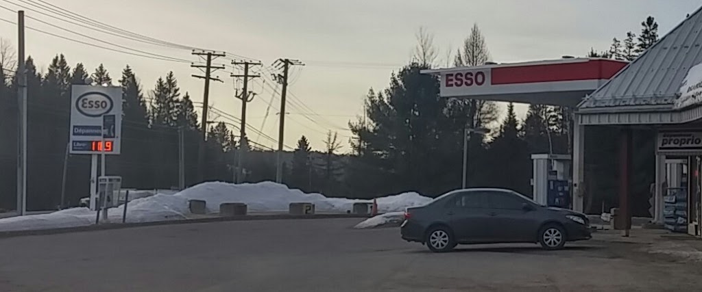 Esso | 3600 Boulevard de Sainte-Adèle, Sainte-Adèle, QC J8B 2N7, Canada | Phone: (450) 229-8139