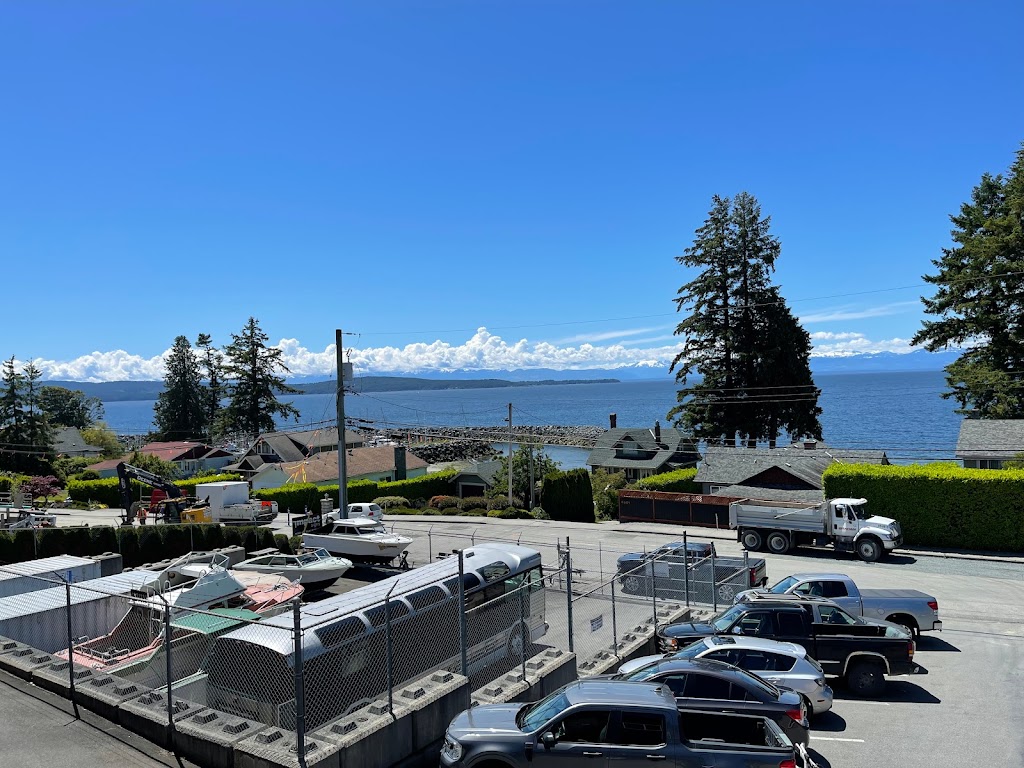 Monks on Marine | 4603 Marine Ave, Powell River, BC V8A 2K7, Canada | Phone: (604) 489-3353