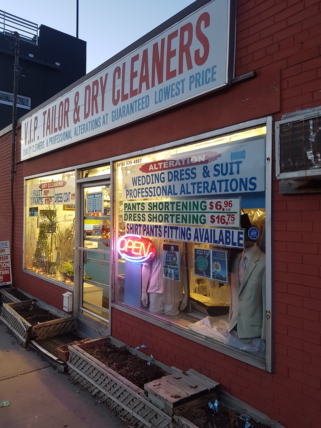 VIP Tailors & Dry Cleaners | 344 Harbord St, Toronto, ON M6G 1H4, Canada | Phone: (416) 535-4887