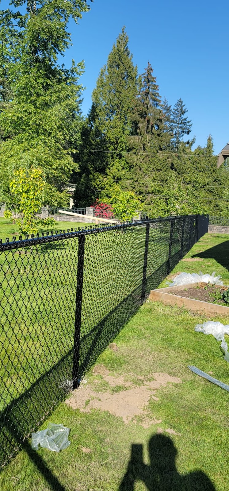 Bagha cedar & chain link fencing | 32625 Marshall Rd, Abbotsford, BC V2T 1A8, Canada | Phone: (778) 551-3628