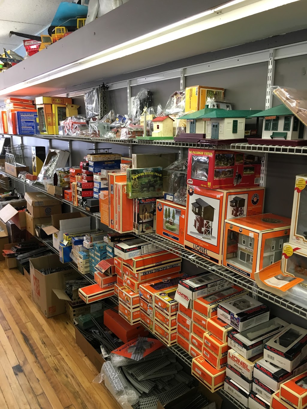 Ashbrooks Hobby Coins & Toys | 69278 N, Main St, Richmond, MI 48062, USA | Phone: (586) 727-5507