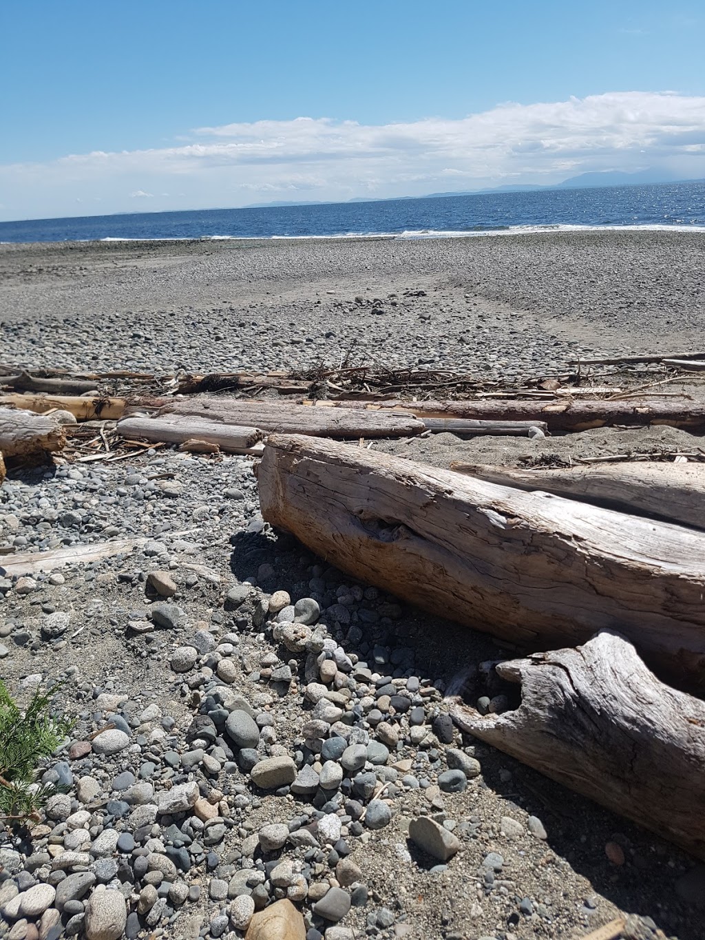 Bonniebrook Beach | Sunshine Coast E, BC, Canada