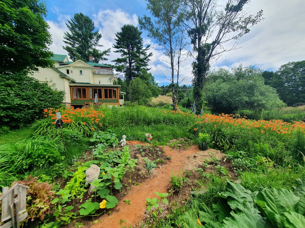 Le Salon des Inconnus - Maison Favier | 826 Côte à Favier, Namur, QC J0V 1N0, Canada | Phone: (514) 418-3450