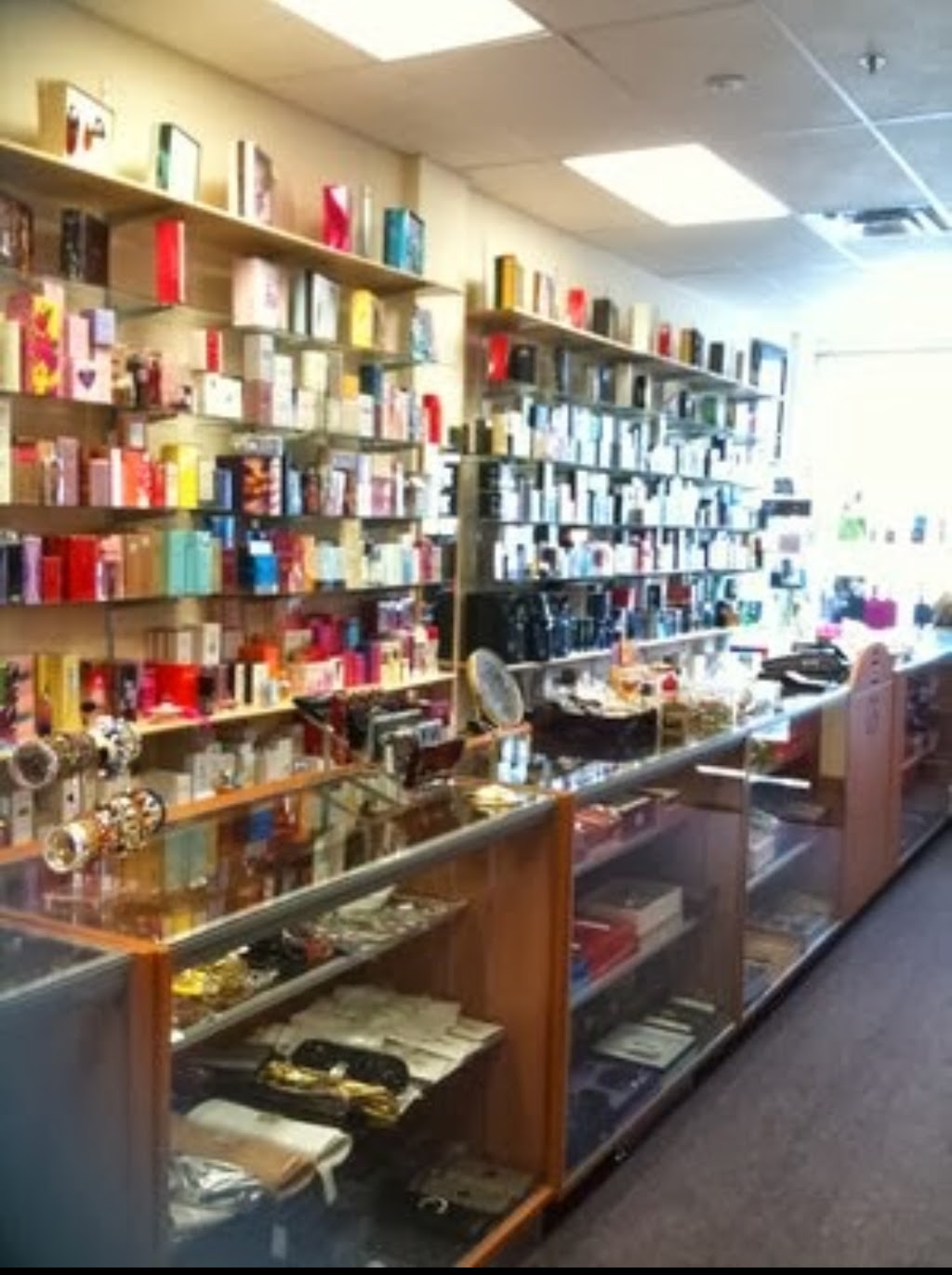 Brand Name Perfumes Inc. | 2260 Bovaird Dr E Unit 105 - A, Brampton, ON L6R 3J5, Canada | Phone: (877) 262-6371