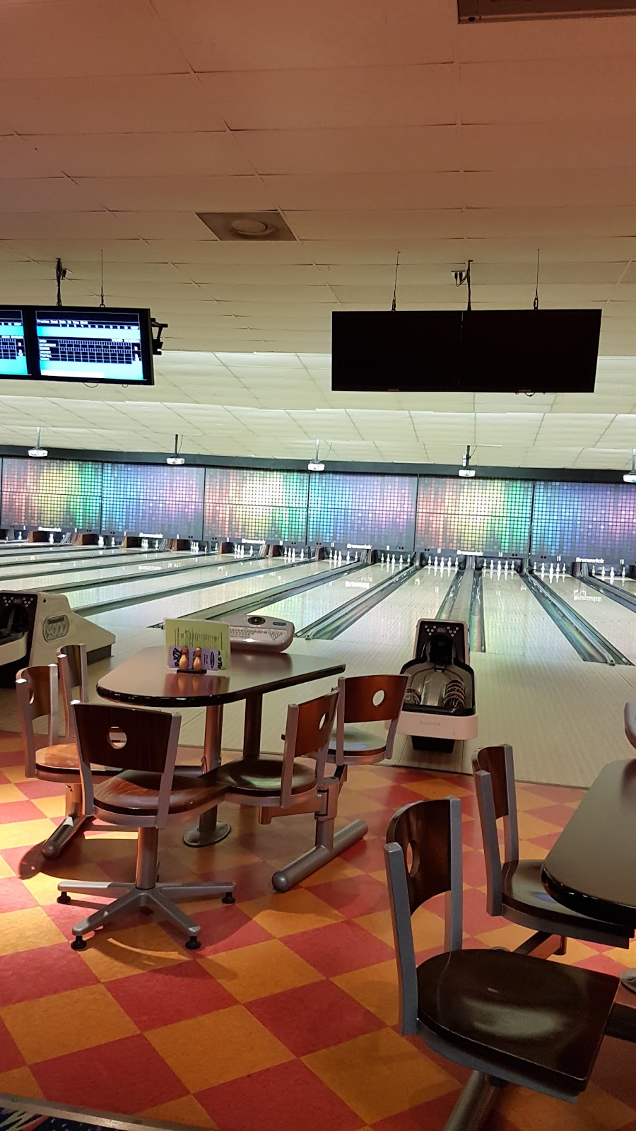 Canadian Bowling Centre | 217 Fairmont Dr, Saskatoon, SK S7M 5B8, Canada | Phone: (306) 384-2400