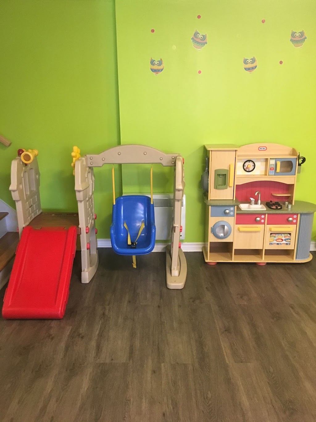 Nursery Les Génies De Chomedey | 631 Rue Carleton, Laval, QC H7W 4R6, Canada | Phone: (514) 835-3665