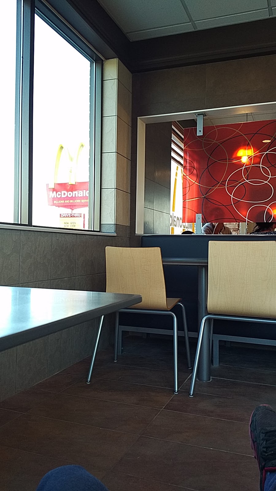 McDonalds | 50 McNaughton Ave, Wallaceburg, ON N8A 1R9, Canada | Phone: (519) 627-3376