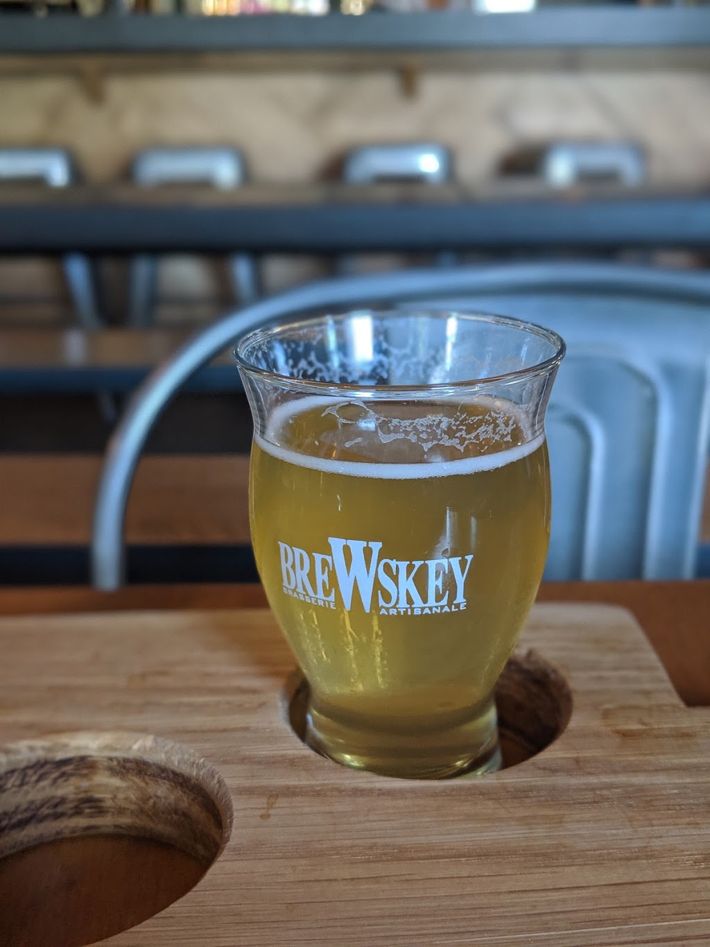 BreWskey Taproom | 385 Rue de la Commune E, Montréal, QC H2Y 1H2, Canada | Phone: (514) 507-2739