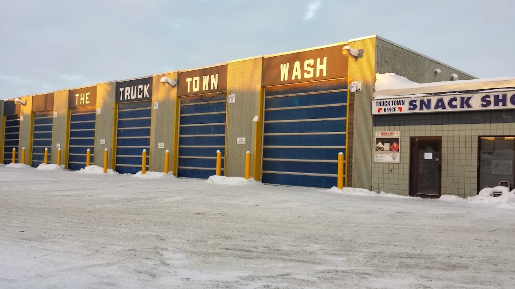 Willow Truck Town Wash | 7611 49 Ave, Red Deer, AB T4P 1M3, Canada | Phone: (403) 343-8696