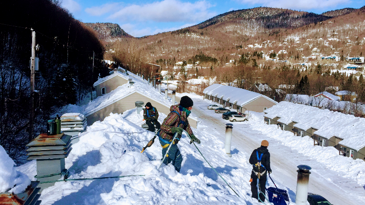 Déneigement toiture Pro Québec | 121 Rue des Merles, Québec, QC G1E 5M5, Canada | Phone: (581) 888-8306