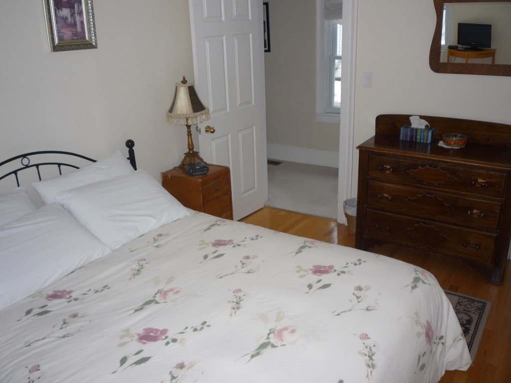 Place Victoria Place Bed & Breakfast | 156 Victoria Ave, Belleville, ON K8N 2B4, Canada | Phone: (613) 967-8560