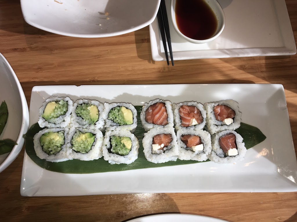 Makimono Sushi Bar Restaurant | 636 Dixon Rd, Etobicoke, ON M9W 1J1, Canada | Phone: (416) 248-6666