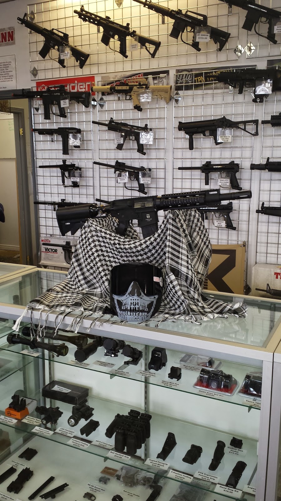 Badlands Paintball & Airsoft Store Hamilton | 1660 Upper James St, Hamilton, ON L9B 1K5, Canada | Phone: (905) 389-1243