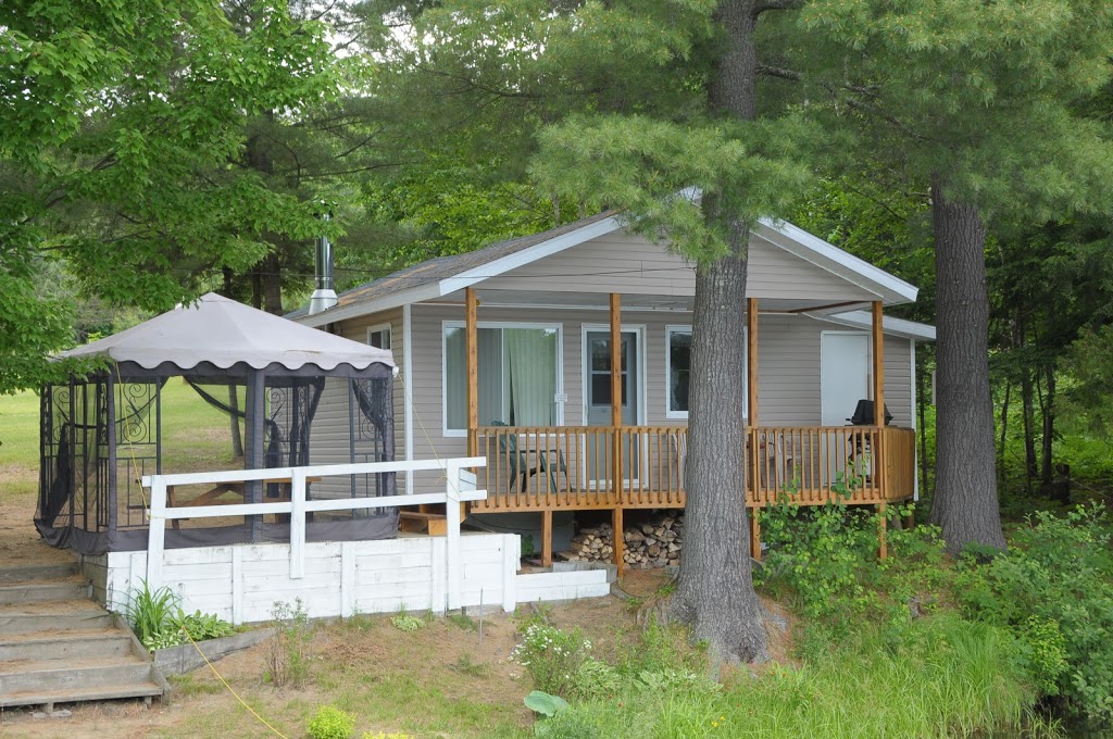 Chalet Chez Francine | 125 Chemin du Lac Mallonne, Lac-du-Cerf, QC J0W 1S1, Canada | Phone: (819) 597-2587