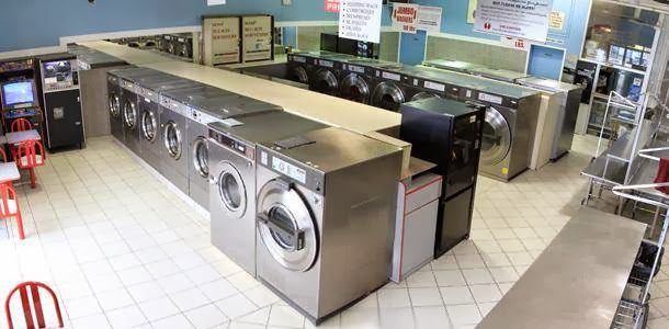 24 Hour Coin Laundromat | 168 Kennedy Rd S #8, Brampton, ON L6W 3G6, Canada | Phone: (416) 255-5901