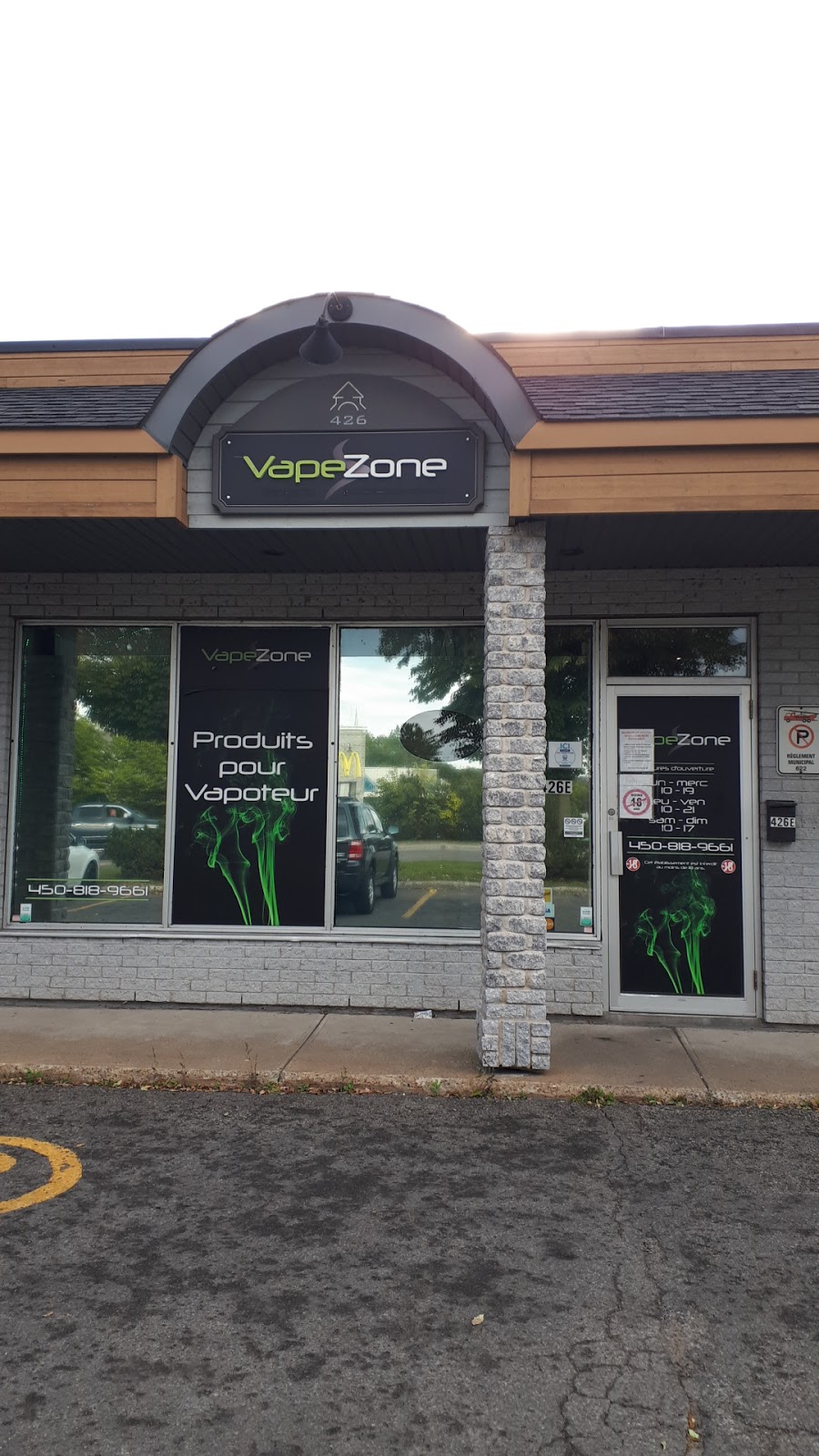 Vapezone bois-des-filion | 426 Bd Adolphe-Chapleau, Bois-des-Filion, QC J6Z 1J2, Canada | Phone: (450) 818-9661