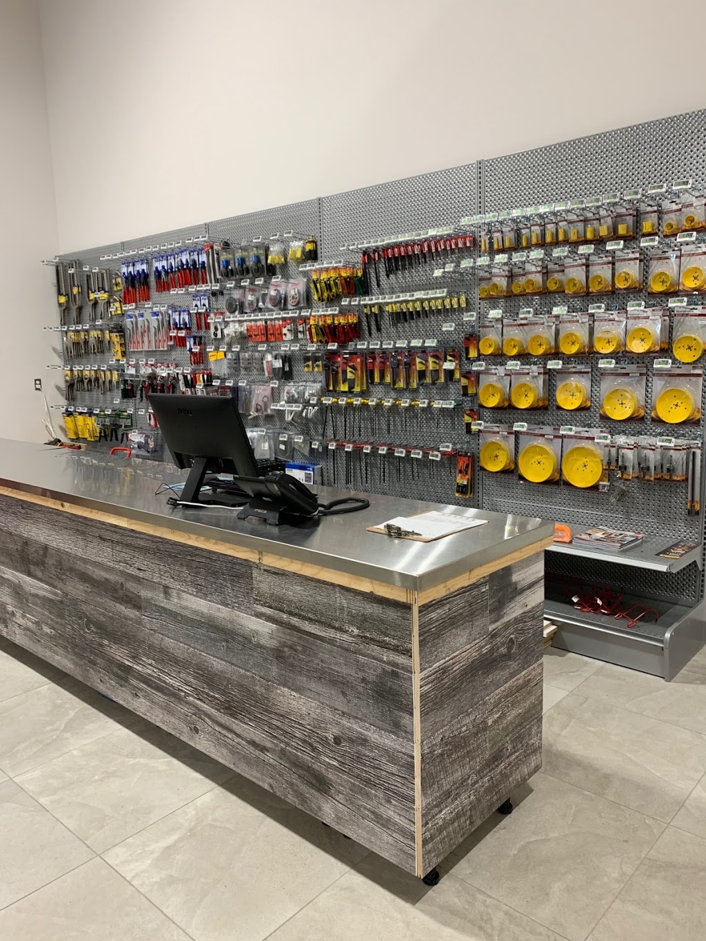 Outils Pierre Berger de lEstrie | 4065 Rue Comtois, Sherbrooke, QC J1L 1R7, Canada | Phone: (819) 791-5324