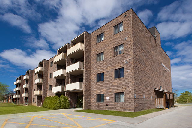 Mountain View Apartments | 222 Ninth St, Collingwood, ON L9Y 4L9, Canada | Phone: (705) 446-1100