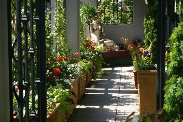 Bloombury Patio Gardens | 7509 Meadow Ave, Burnaby, BC V5J 4Z2, Canada | Phone: (604) 526-1314