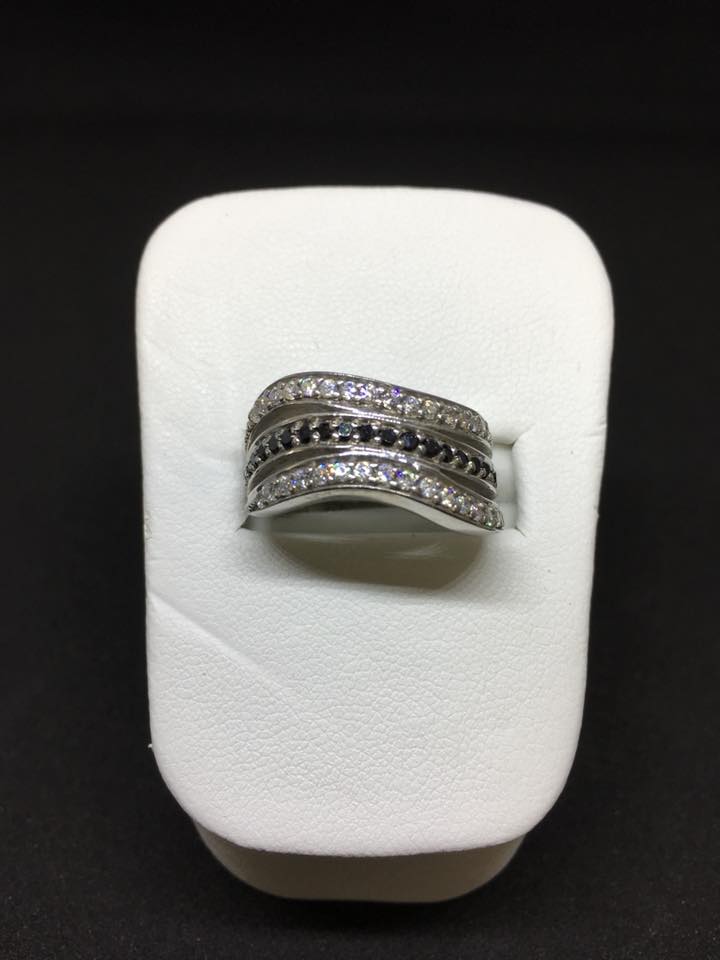 Josa Jewellers | 3085 Hurontario St #11A, Mississauga, ON L5A 4E4, Canada | Phone: (905) 275-8293