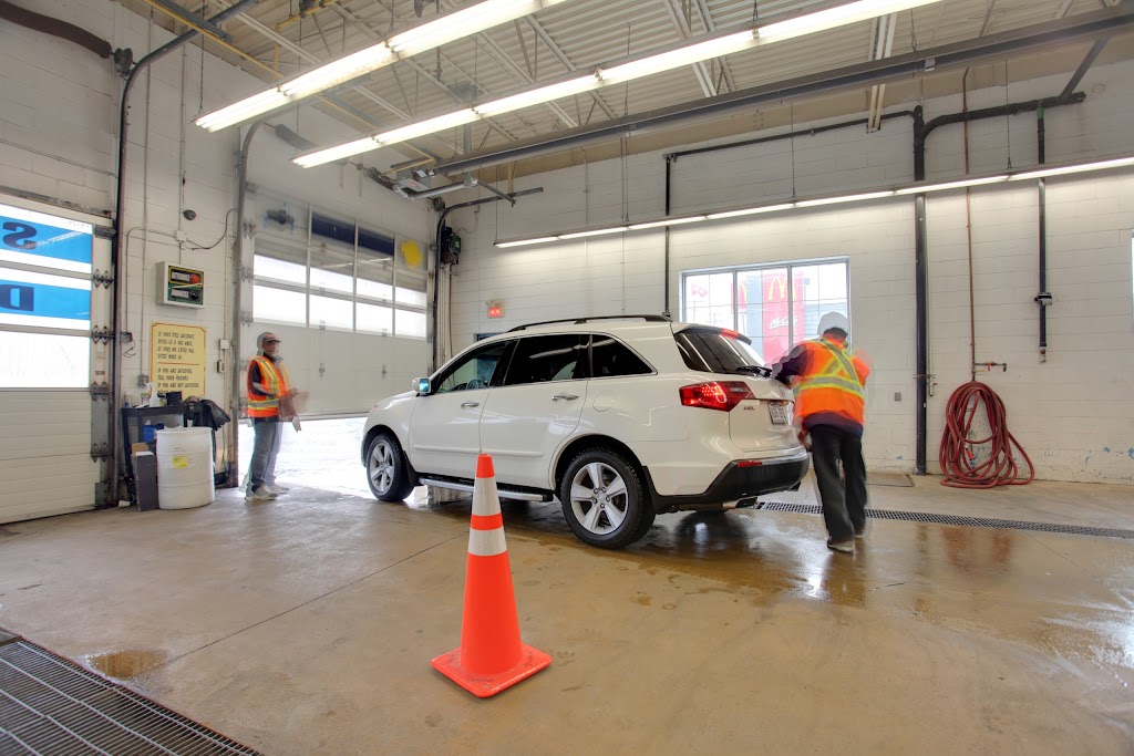 Lave Auto Express-Eau | 5040 Boul Métropolitain E, Saint-Léonard, QC H1S 2V7, Canada | Phone: (514) 374-4430