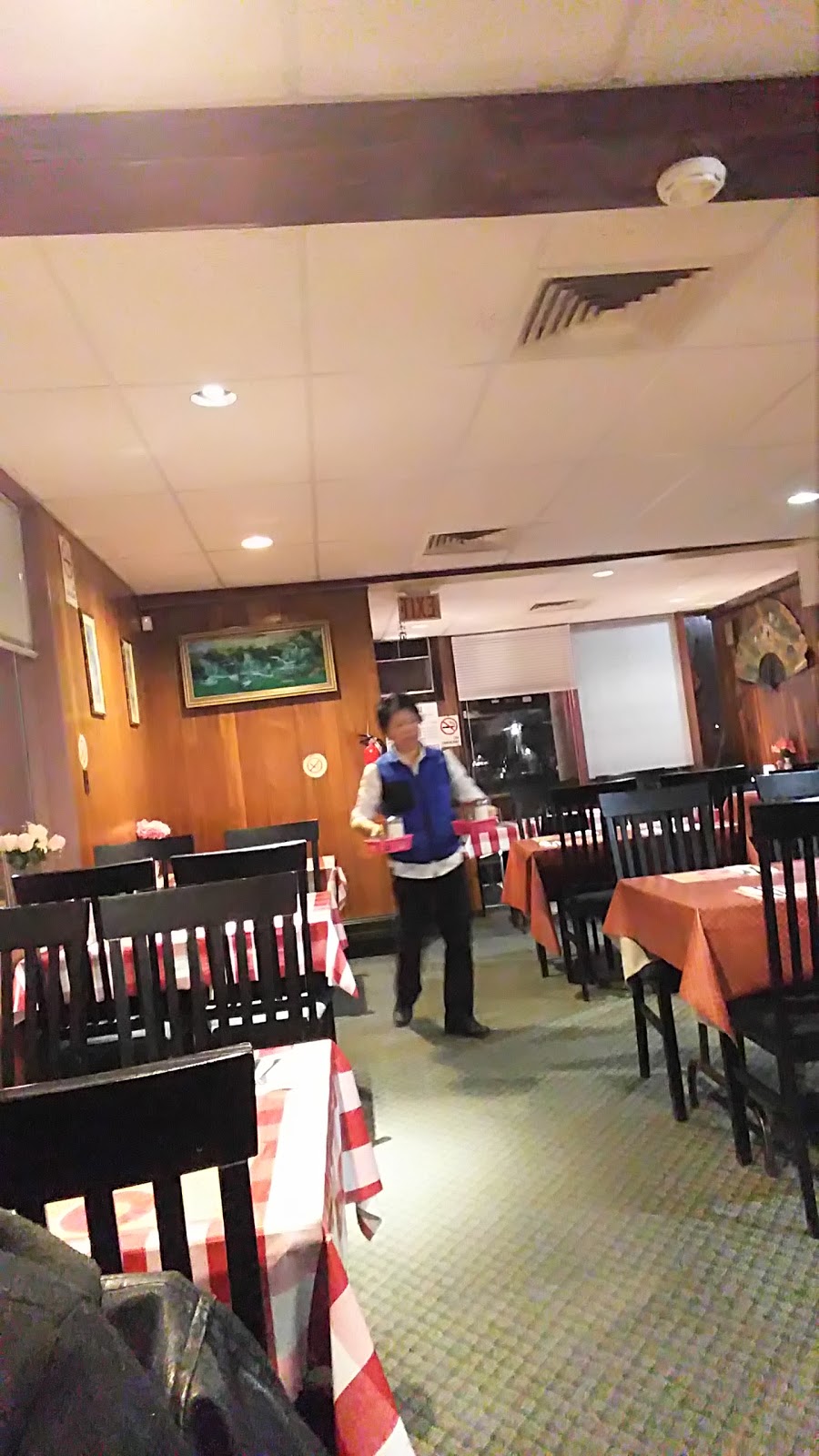 Lung Kong Restaurant | 2291 RR 20, Fonthill, ON L0S 1E6, Canada | Phone: (905) 892-8501