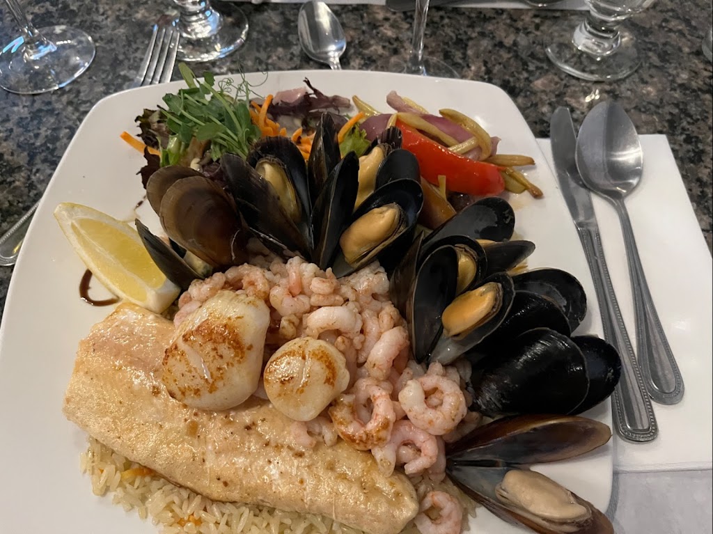 Restaurant du Boisé | 140 QC-138, Grandes-Bergeronnes, QC G0T 1G0, Canada | Phone: (418) 232-1375