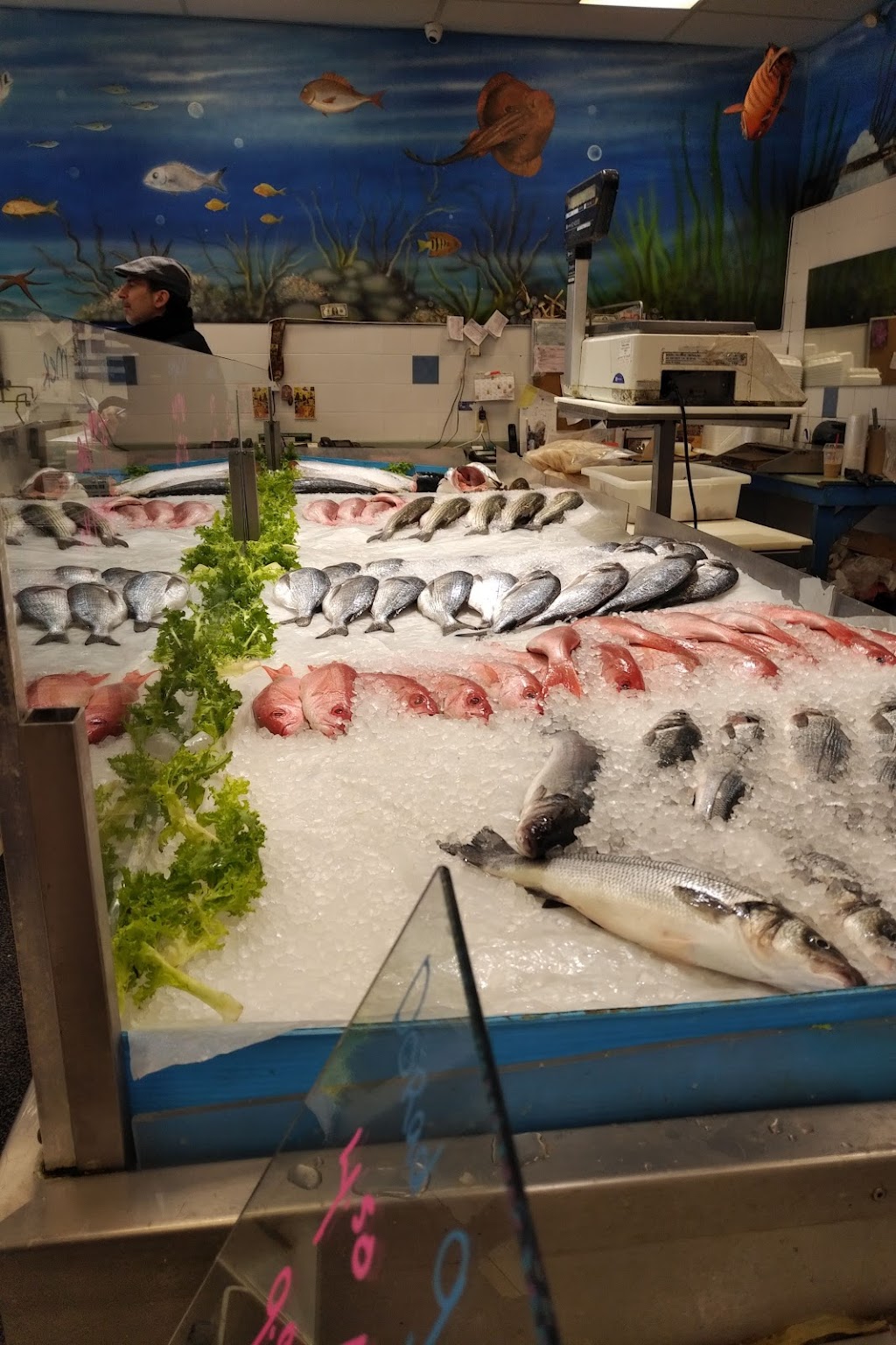 Poissonnerie Casablanca Fish Market | 4687 Blvd. Samson, Laval, QC H7W 2H5, Canada | Phone: (450) 681-1669