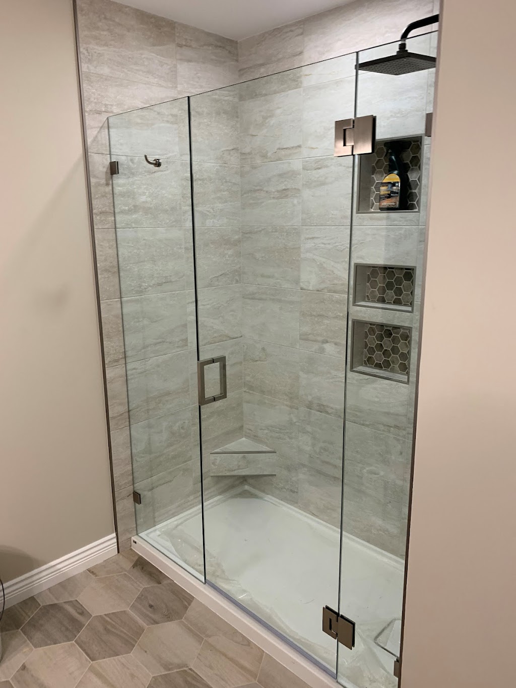 flawless shower doors | 2465 Wilson Ave #101, Port Coquitlam, BC V3C 0E6, Canada | Phone: (604) 377-2374