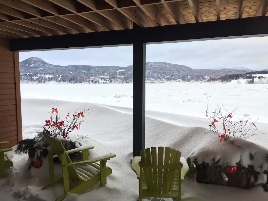 Résidence touristique lAnse de tabatière | 8 Chem. du Cran, LAnse-Saint-Jean, QC G0V 1J0, Canada | Phone: (581) 221-2022