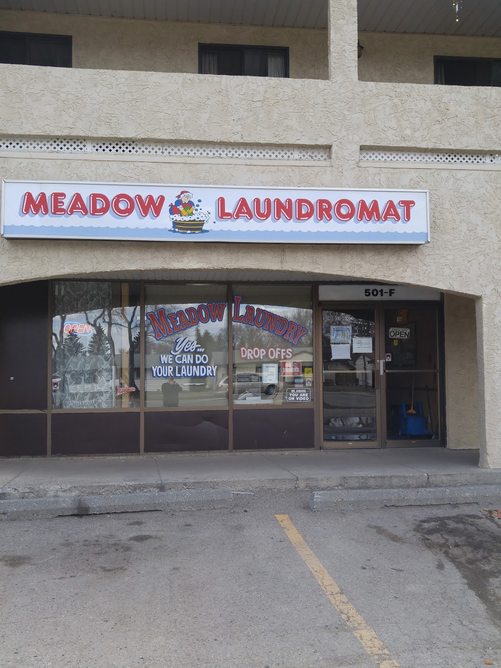 Meadow Laundromat | 501 Ave W South, Saskatoon, SK S7M 4R5, Canada | Phone: (306) 664-2224