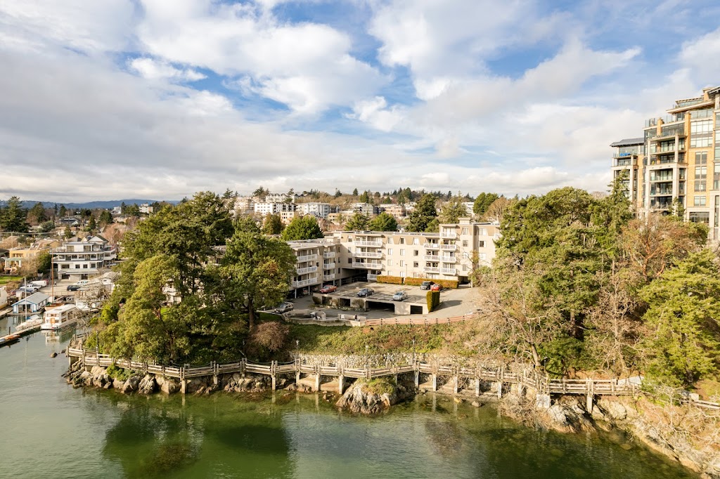 Seaside Place Apartments | 531 W Bay Terrace, Victoria, BC V9A 5R3, Canada | Phone: (778) 678-6003