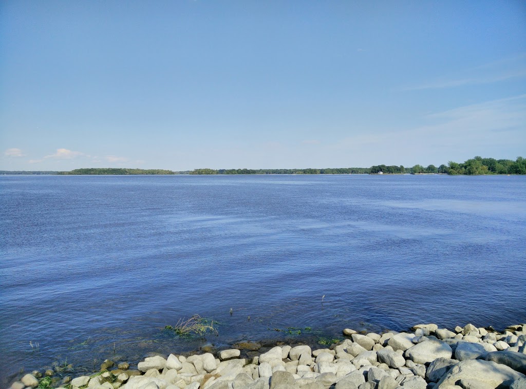 Parc de la Paix | 386 Avenue Saint-Charles, Vaudreuil-Dorion, QC J7V 2M7, Canada