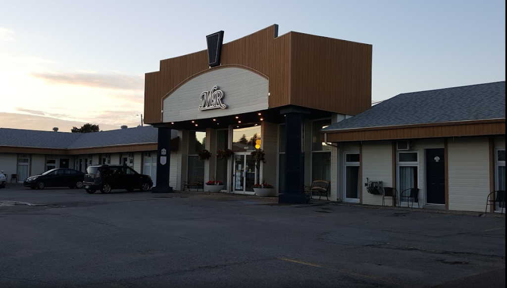 Motel Roberval | 256 Bd Marcotte, Roberval, QC G8H 1Z2, Canada | Phone: (418) 275-3957