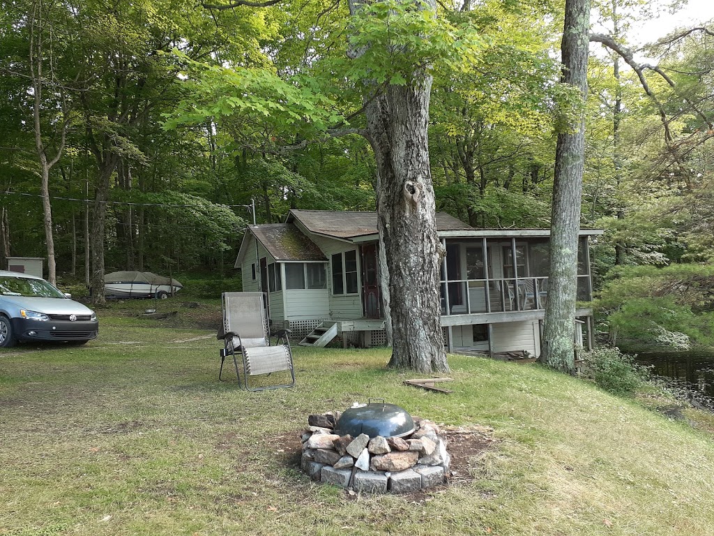 Johns Bobs Lake Water front Cottages | 158 Lester Lane, Tichborne, ON K0H 2V0, Canada | Phone: (647) 909-6878