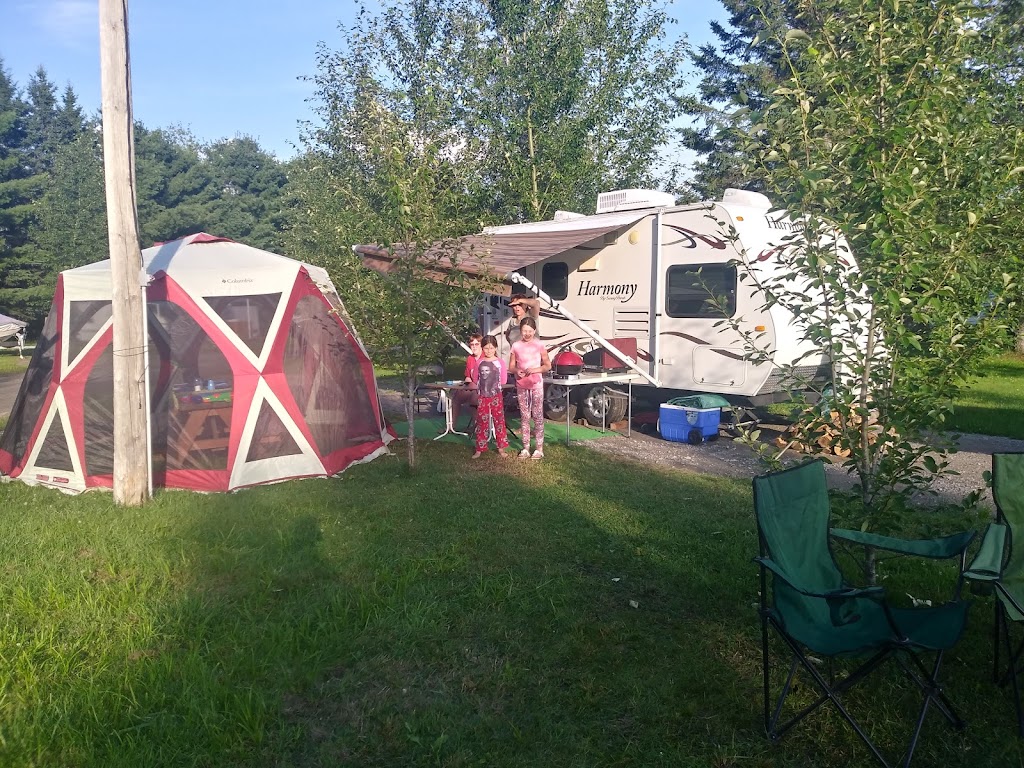 Camping des Barges | 405 Bd Saint-François, Lac-des-Écorces, QC J0W 1H0, Canada | Phone: (819) 623-4843