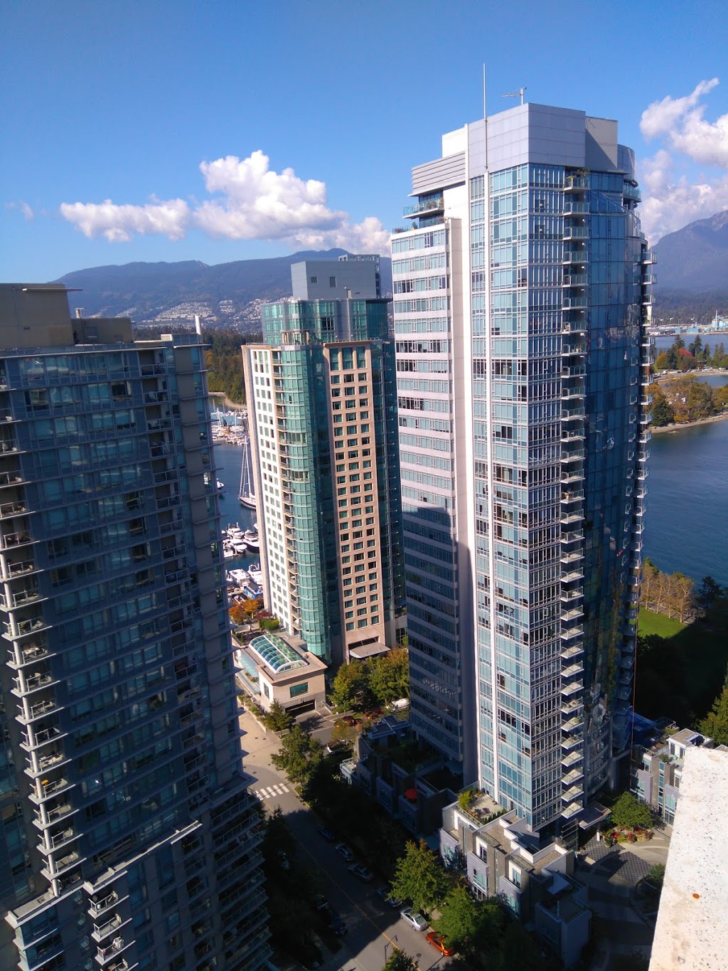 Coal Harbour Properties | 1205 W Hastings St, Vancouver, BC V6E 4T7, Canada | Phone: (604) 633-0694